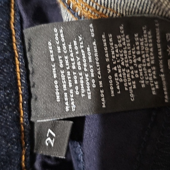 J Brand Capri Mid Rise Dark Blue Distressed Skinny Jeans 27 NWT - Picture 10 of 11